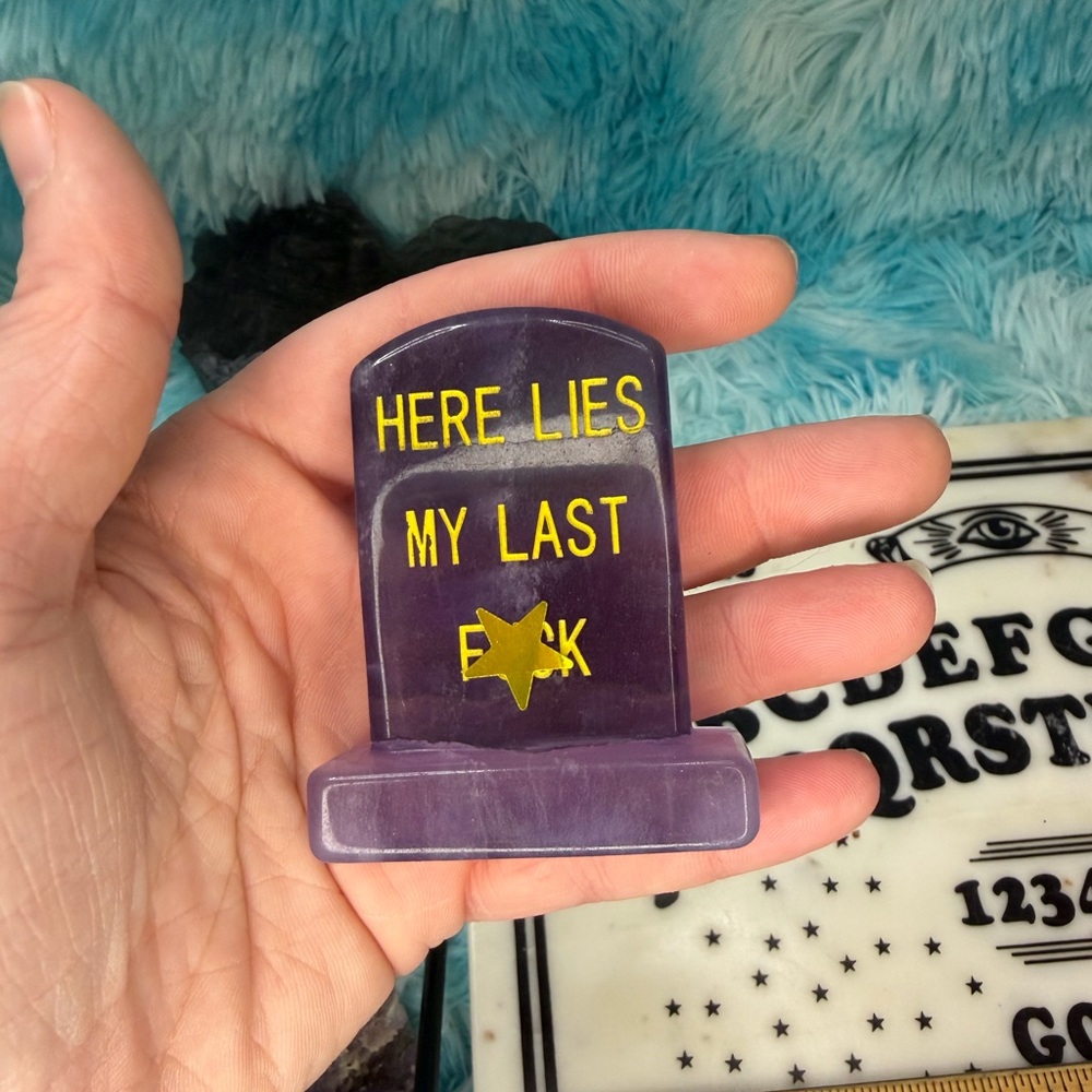 FLUORITE CRYSTAL TOMBSTONE CARVING HERE LIES MY LAST F